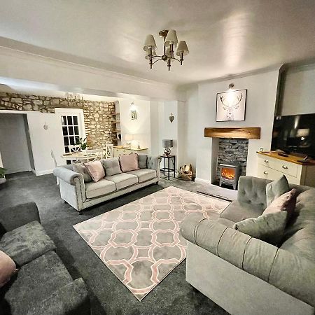 Traditional Cosy Pet Friendly Cottage By The Canal With Cymru Holidays Cwmbran Eksteriør bilde