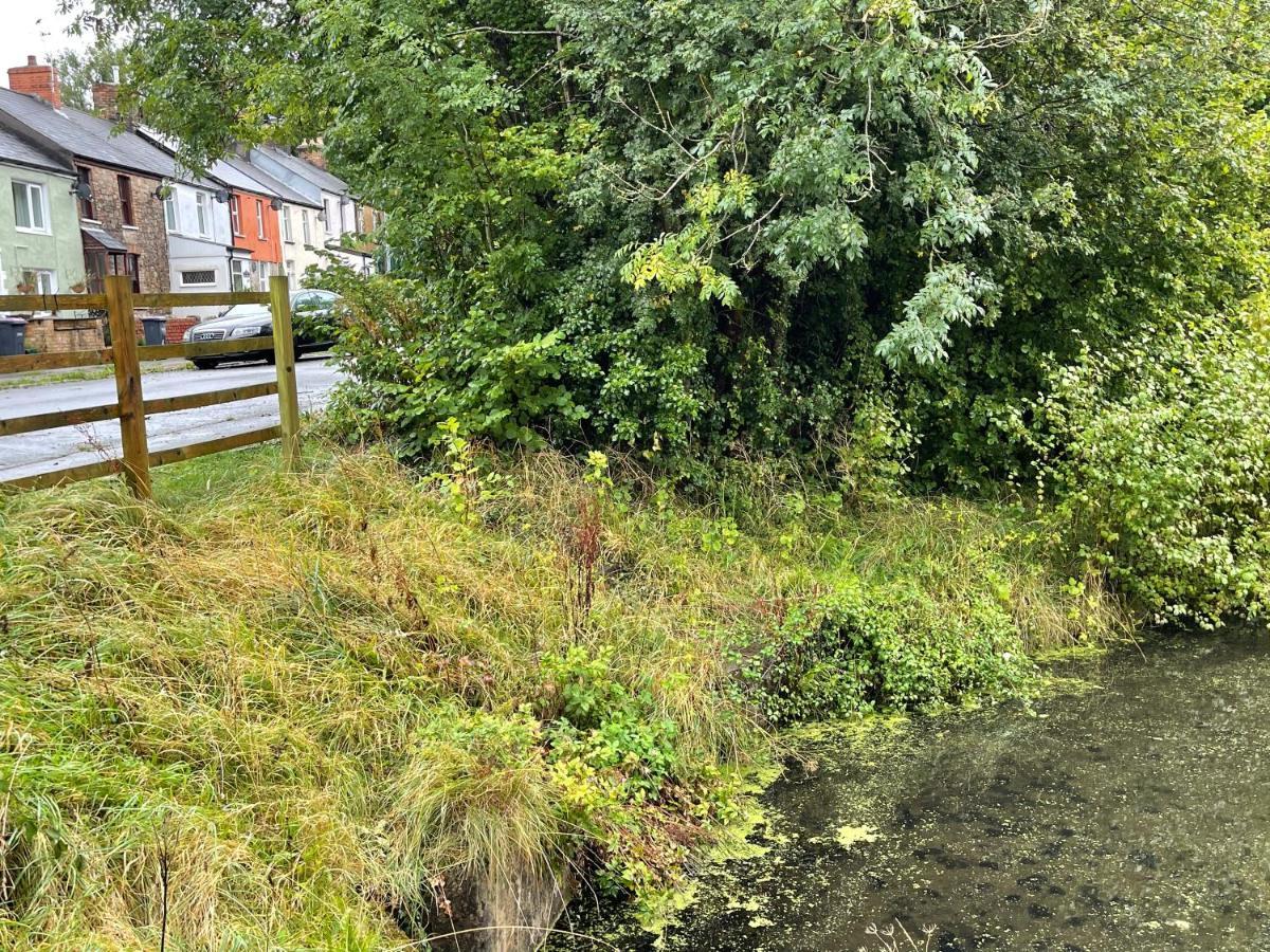 Traditional Cosy Pet Friendly Cottage By The Canal With Cymru Holidays Cwmbran Eksteriør bilde